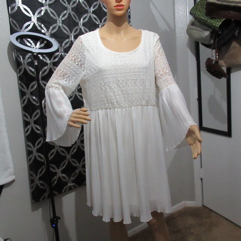 Calstyle dlace dress size L